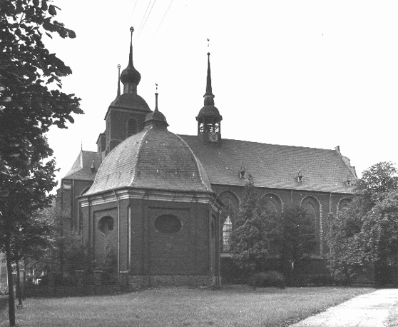Noordzijde van kerk