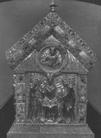Reliekschrijn van Sint Heribertus van Keulen, detail, korte zijde: Sint Heribertus, tussen Humilitas(l) en Caritas, hierboven Christus (Pantokrator) en engelen