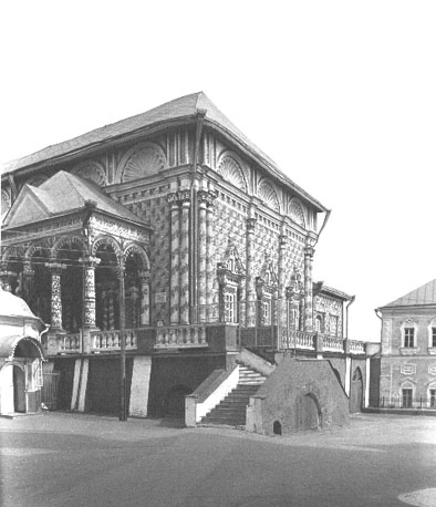 Refter vanuit het noordwesten; links: (deel van) Michejewskaja kerk