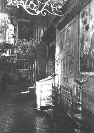 Maria-Hemelvaart kathedraal, interieur, zijdelings zicht op iconostase