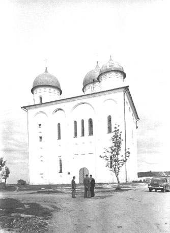 Sint-Joriskerk vanuit het westen