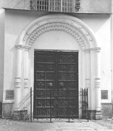 Westfacade, bronzen deuren
