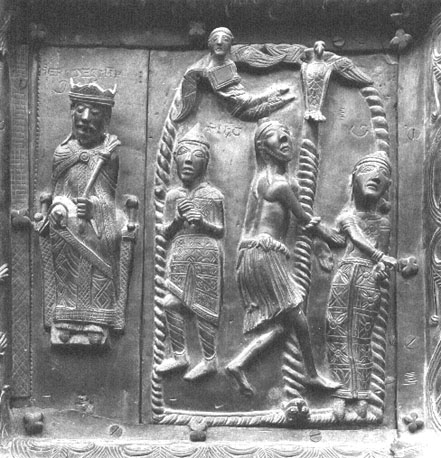 Westfacade, bronzen deuren met reliëfs, detail: koning Herodes (links); Passie van Christus, geseling door soldaten
