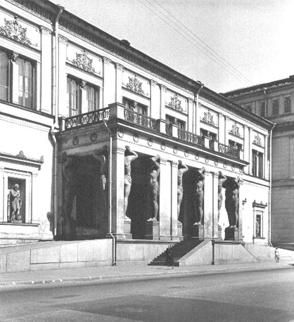 Zuidfacade van nieuwe Hermitage, ingangspoort