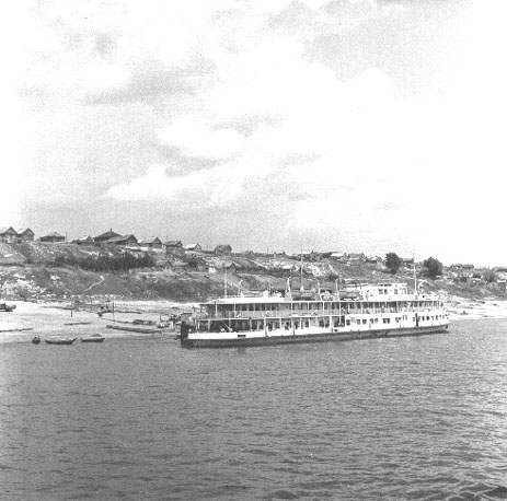 Volga-boot tussen Wolsk en Saratov