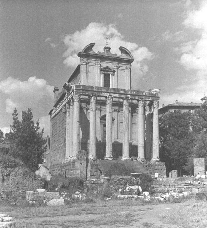 Tempel van Antoninus en Faustina, gelegen op het Forum Romanum; facade van de kerk S. Lorenzo in Miranda