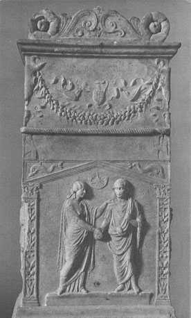 Grafaltaar met "dextrarum junctio" -scène (voornaamste zijde)