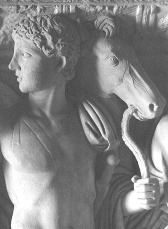 Sarcofaag, scènes uit het leven van Achilles: Achilles ontdekt tussen de dochters van Lycomedes, detail: krijger met paardenkop