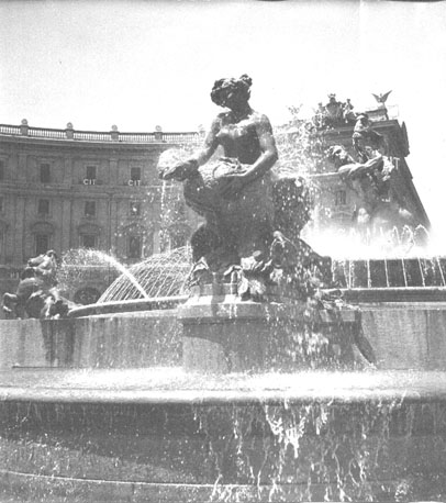Fontein ("Fontana della Naiadi"), beeldengroepen: zeenymfen en zeemonsters, detail