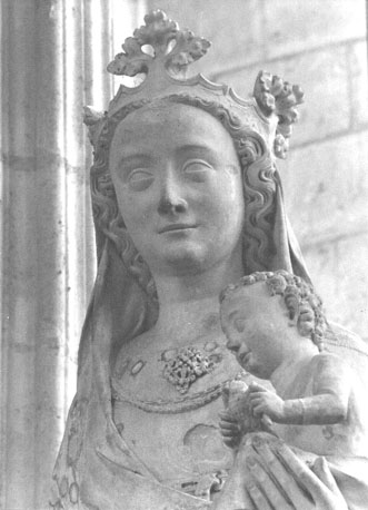 Kapel "Notre Dame", Maria gekroond en gezeten op troon, Christuskind op haar linkerarm, detail: hoofd van Maria en Christuskind