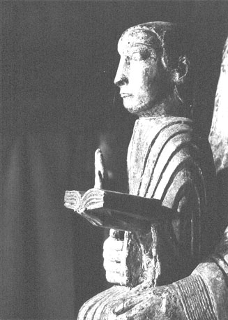  Tronende Maria met het Christuskind op haar schoot, detail: Christuskind met boek in zijn linkerhand (Sedes Sapientiae)
