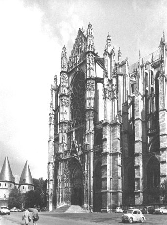 Facade van zuidtransept vanuit het zuidoosten gezien