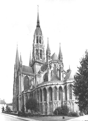 Koor, transept en vieringstoren vanuit het zuidoosten