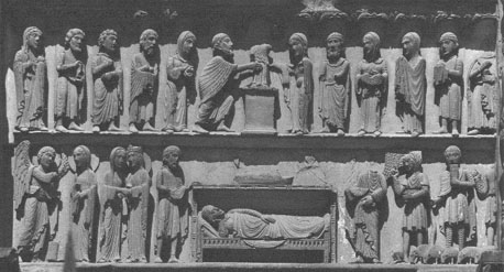 Westfacade, Portail Royal, zuidportaal, onderstuk van timpaan: eerste komst van Christus (geboorte van Christus; opdracht in tempel)