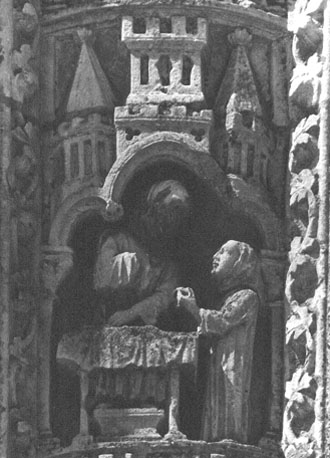 Zuidtransept, portaal / portiek, pijler: reliëf