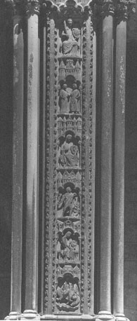 Zuidtransept, middelste portiek, linker pilaar, zuidzijde, reliëfs: deugden en ondeugden