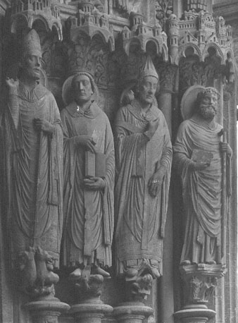 Zuidtransept, rechter portaal, rechter portaalwang: sint Martinus, sint Hiëronymus, sint Gregorius de Grote en abt Avitus