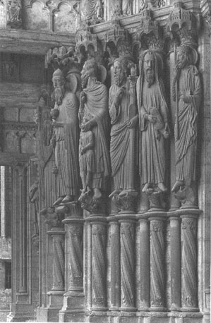 Noordtransept, middenportaal, linker dag-kant: beelden van Melchisedek, Abraham, Mozes, Samuël en David