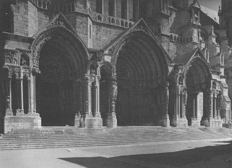 Noordtransept, drie portalen