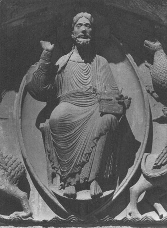 Westfacade, Portail Royal, midden-portaal, timpaan, detail: Christus in mandorla (Majestas Domini)