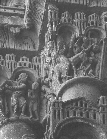 Westfacade, Portail Royal, fries / kapitelen: scènes uit het leven van Christus (detail)