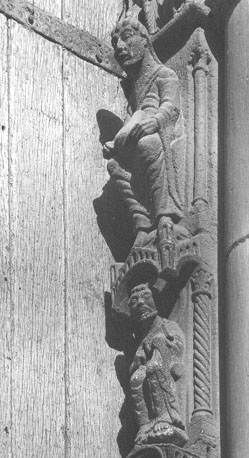 Westfacade, Portail Royal, linker portaal, rechterkant, deurstijl: kleine, zittende figuren uit het Oude Testament