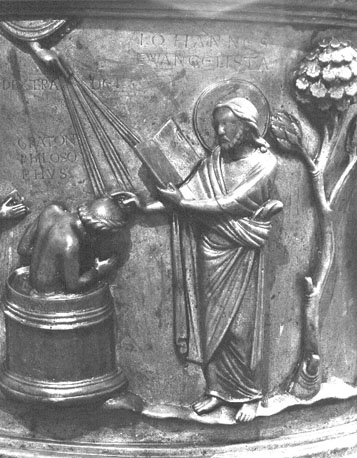 Doopvont, detail: Johannes de Evangelist doopt de filosoof Craton