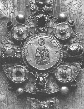 Boekband van het evangeliarium van Gauzelin van Toul; detail (midden): buste van Maria
