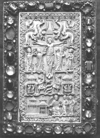 Boekband van evangeliarium, ivoren plaat: Kruisiging van Christus, Kerk en Synagoge ('Ecclesia' and 'Synagoga'), de heilige vrouwen bij het lege graf