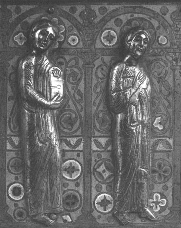 Reliekschrijn van heilige Fausta, voorkant: twee apostelen met boek (detail)