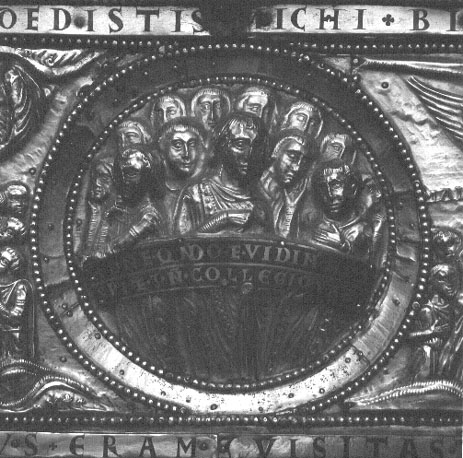 Reliekschrijn van Sint Servatius (Noodkist); detail van dakvlak: scene uit Laatste Oordeel: de verdoemden (wachtend)