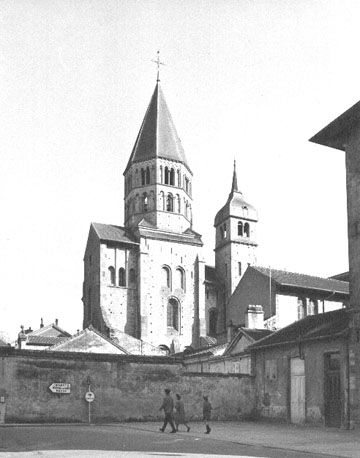 Restant van zuider transept, vieringstoren ("clocher de l'Eau-Bénite")