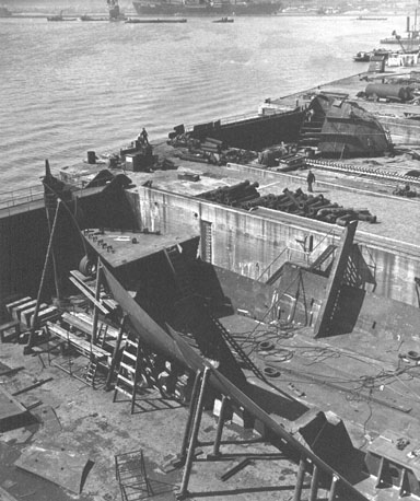 Scheepswerf (of dok) bij de haven