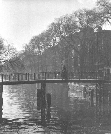 Brug over gracht