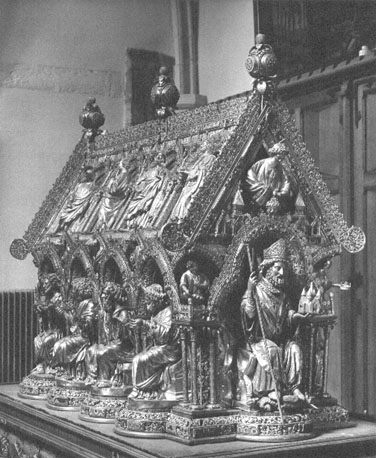 Schrijn van sint Eleutherius; lange kant en dak: apostelen en Synagoge (personificatie); rechts: sint Eleutherius (met kerkmodel)