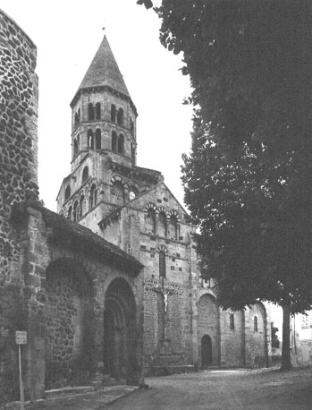 Transept en klokkentoren vanuit het noorden