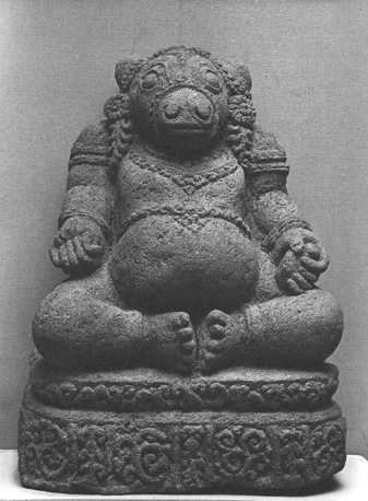 Zittend figuur (stier) met menselijk lichaam en dierenhoofd: representatie van  Hindoeïstische godheid (Nandi)
