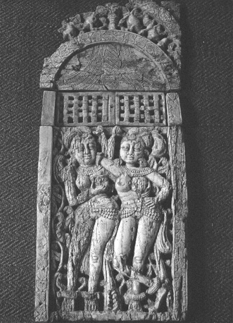 Twee vrouwenfiguren (godinnen?)