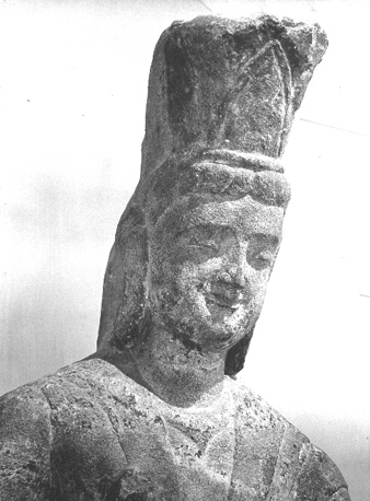 Zittende Maitreya, detail: kop