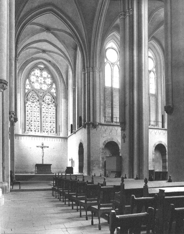 Koor en deel van zuider transept vanuit het westen