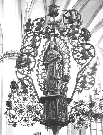 'Marianum': Madonna staande in stralenkrans omgeven door ranken van de Boom van Jesse, met de twaalf Koningen van Israël