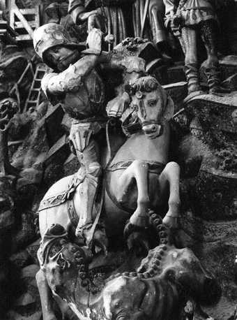 Sint Joris altaar, centrale scène, detail: sint Joris te paard in gevecht met de draak, de biddende prinses