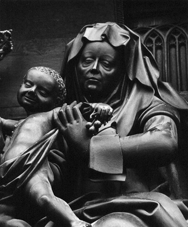 Anna-altaar, uitgebreide voorstelling van 'Anna-te-drieën', detail: Anna met Christuskind