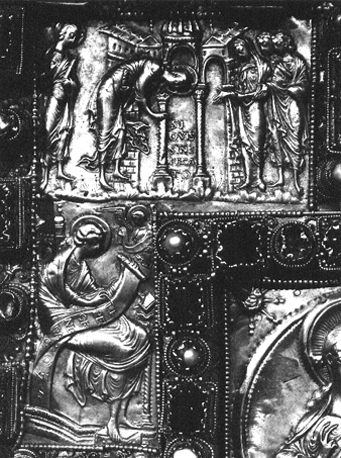 Bovenzijde van Codex Aureus, detail: vrouw beschuldigd van overspel; evangelist Mattheüs