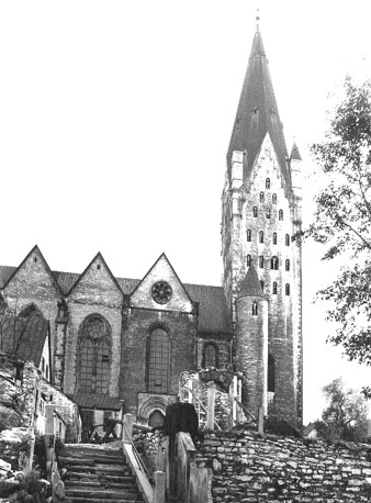 Westelijk deel met toren, noordzijde van kerk