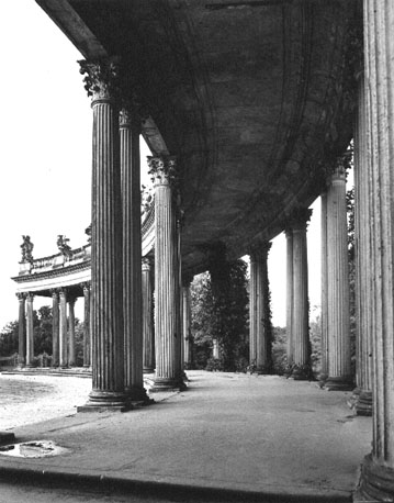 Oostelijke colonnade