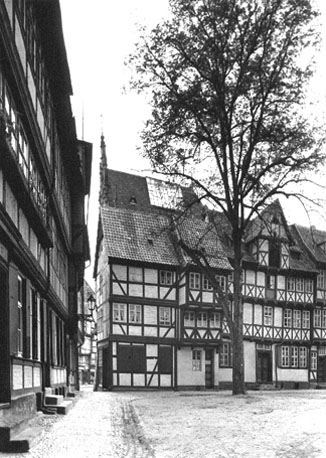 Zicht op huizen op het kerkplein