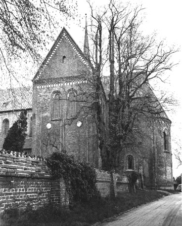 Koor en zuidtransept vanuit het zuiden