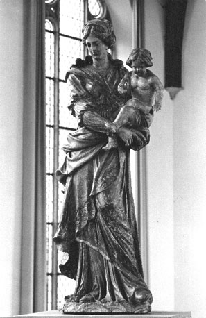 Staande Maria met Christuskind op haar linkerarm