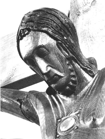 Crucifix: Christus aan het kruis met reliekhouder in borst (detail)